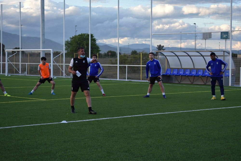técnico deportivo en entrenador de futbol